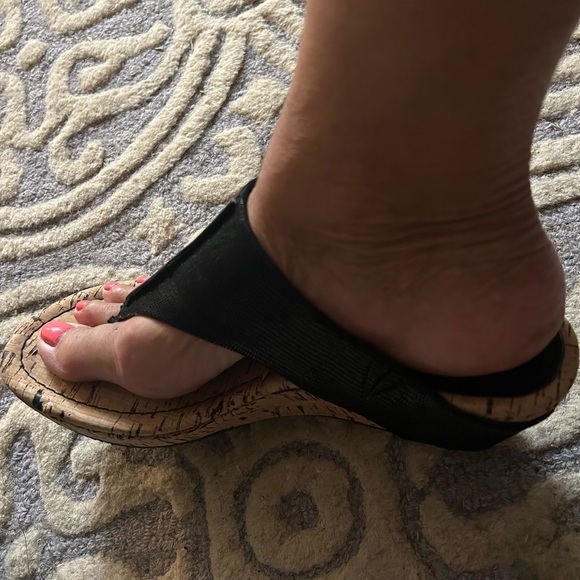 Donald Pliner - Picture 5 of 5